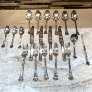 24 Piece 1881 Rogers A-1 Antique Scotia Shell Silver Plate Pat Mar 30.15 Antique